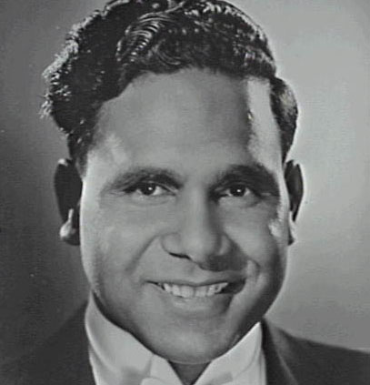 Harold Blair, Aboriginal tenor, performs in Newcastle City Hall 1949.  Courtesy Live Performance Australia.